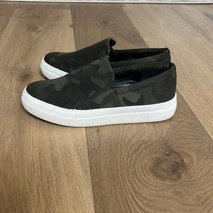 Camo Vince Camuto Slip Ons